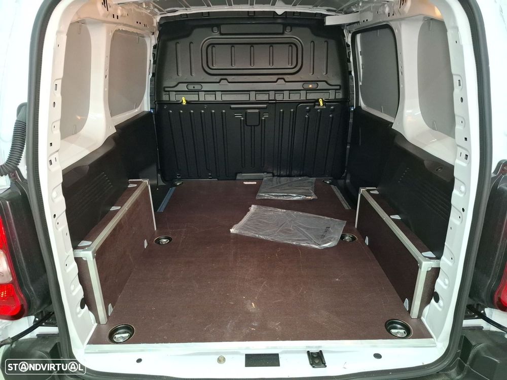 Peugeot e-Partner - 21