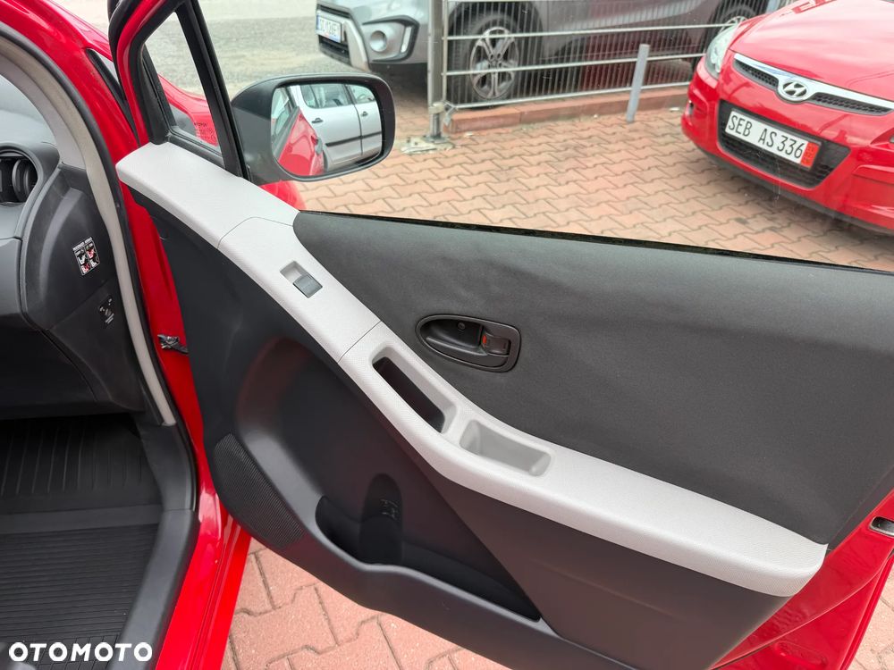 Toyota Yaris 1.0 VVT-i Sol - 28