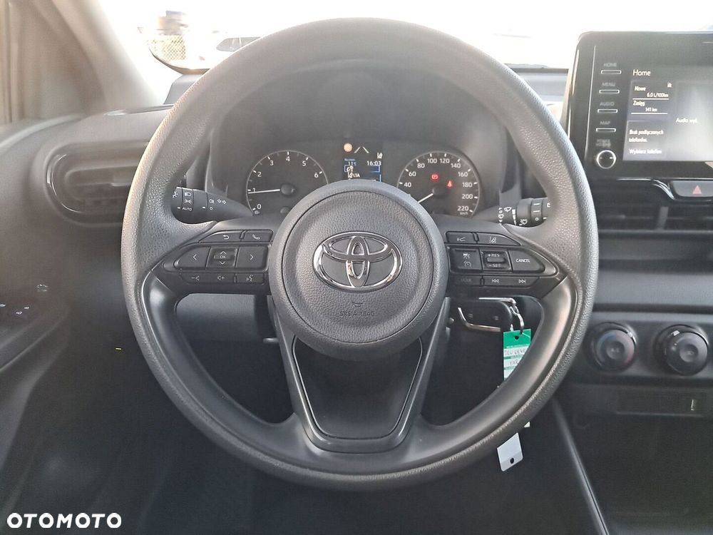 Toyota Yaris - 18