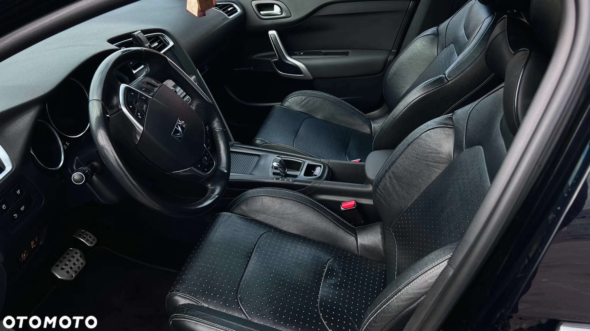 Citroën DS4 1.6 e-HDi SoChic MCP - 6