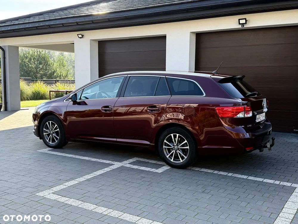 Toyota Avensis 1.8 Sol - 4