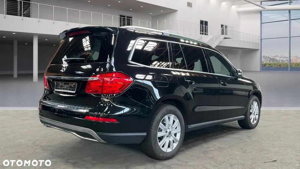 Mercedes-Benz GL 350 BlueTec 4-Matic - 4