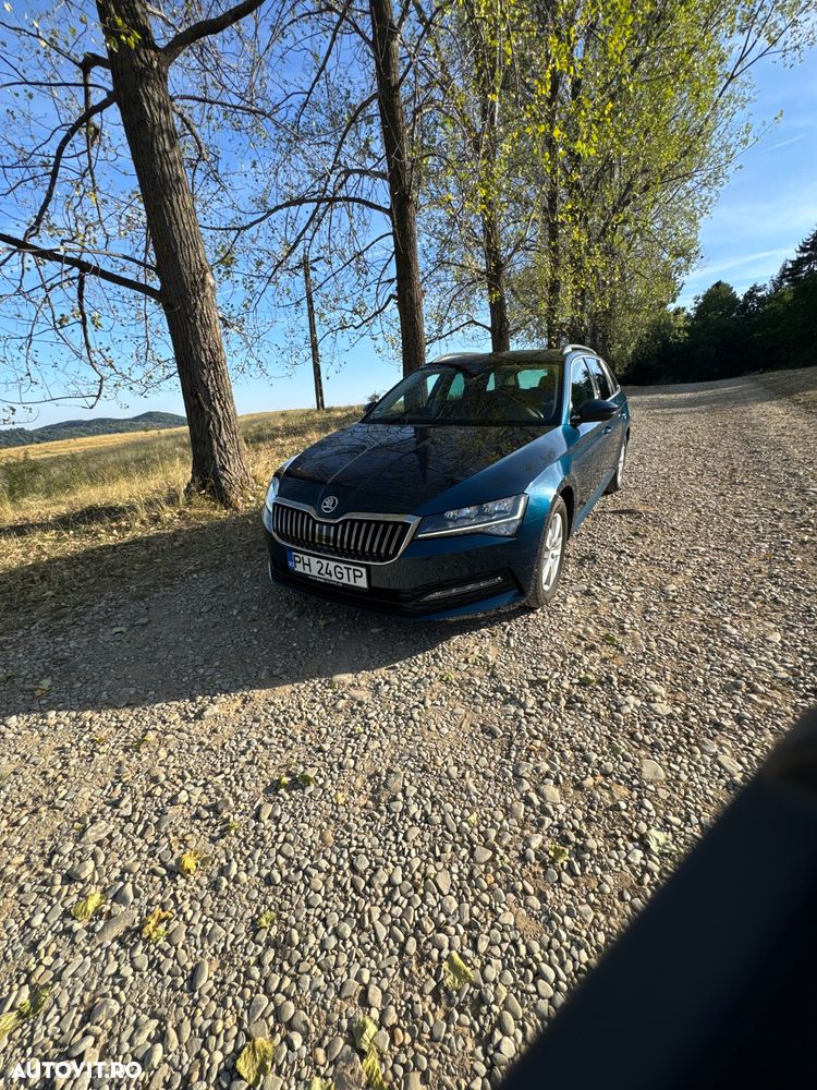Skoda Superb Combi 2.0 TDI DSG Ambition - 1