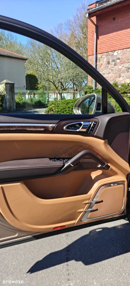 Porsche Cayenne - 8