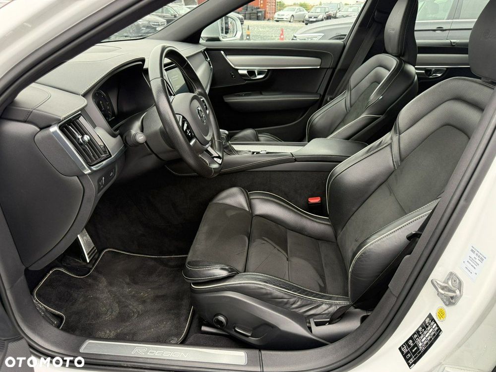 Volvo V90 D4 R-Design - 17