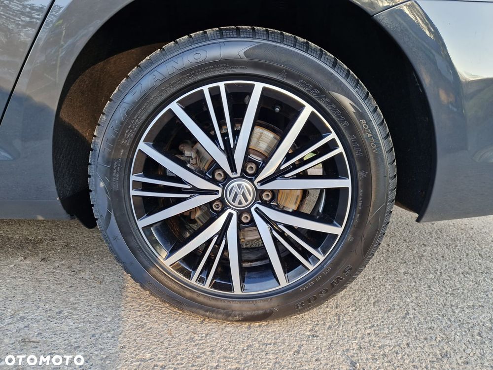 Volkswagen Golf - 35