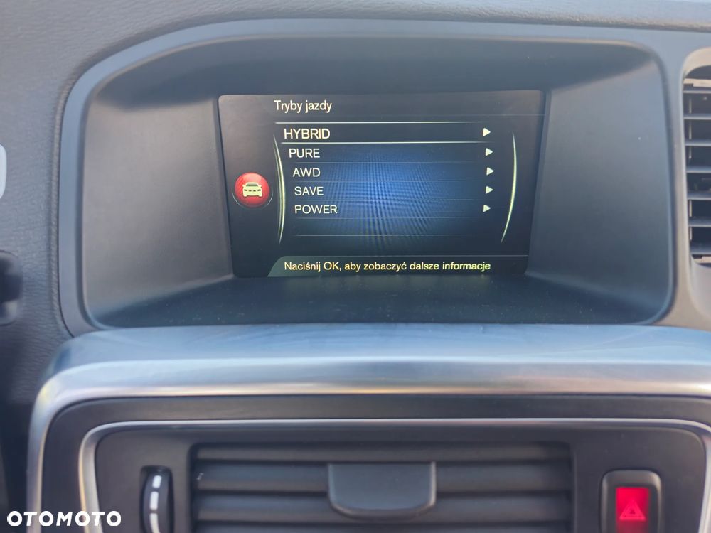 Volvo V60 D6 AWD Plug-in Hybrid Momentum - 17