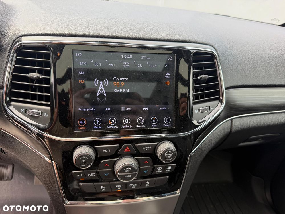 Jeep Grand Cherokee - 29