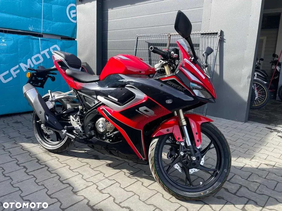 QJMOTOR SRK 125R - 7