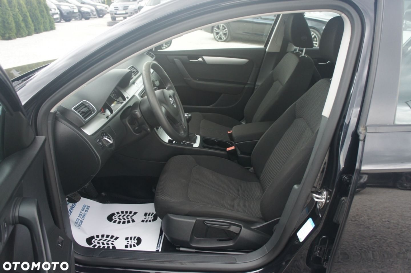 Volkswagen Passat - 11