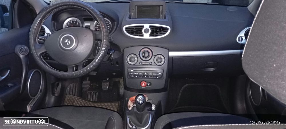 Renault Clio 1.2 16V Authentique - 9
