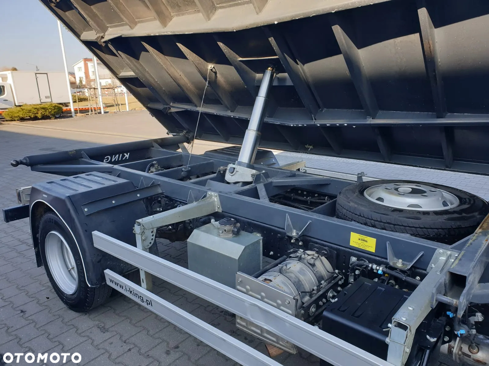 Mitsubishi FUSO CANTER 9C18 WYWROTKA TRZYSTRONNA - 9