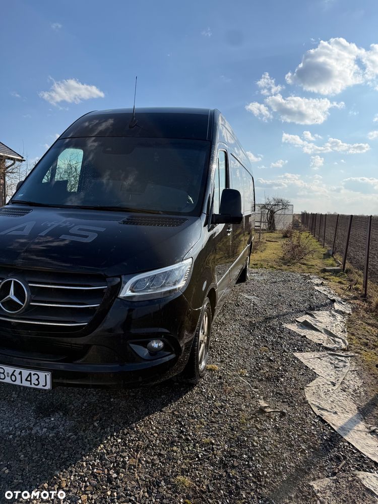 Mercedes-Benz 319 - 4