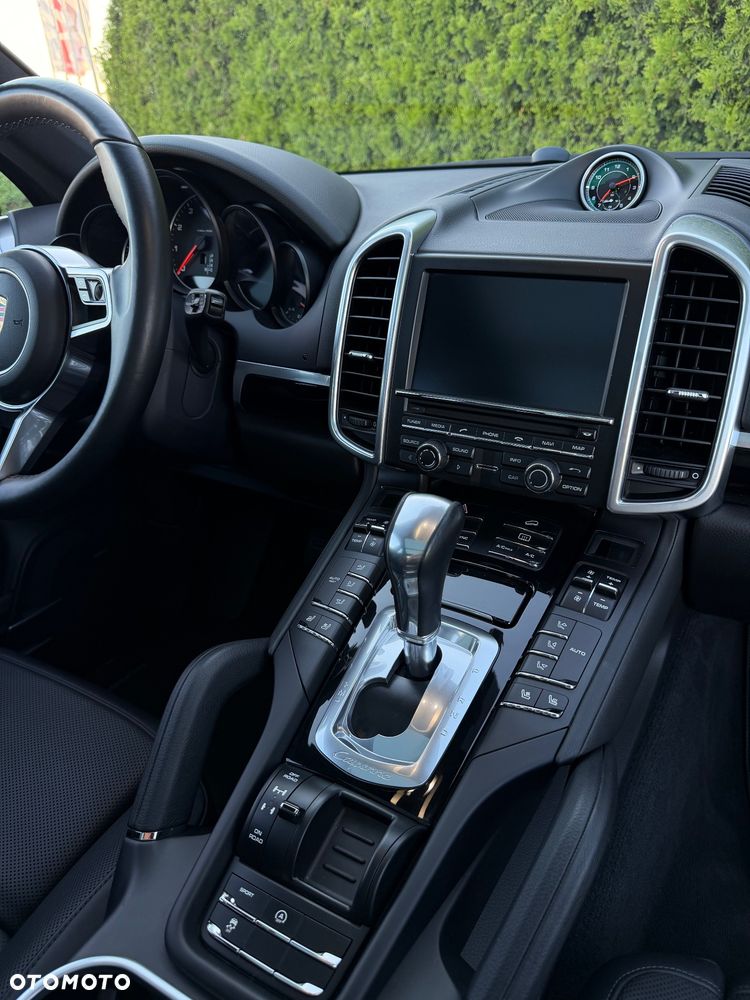 Porsche Cayenne - 16