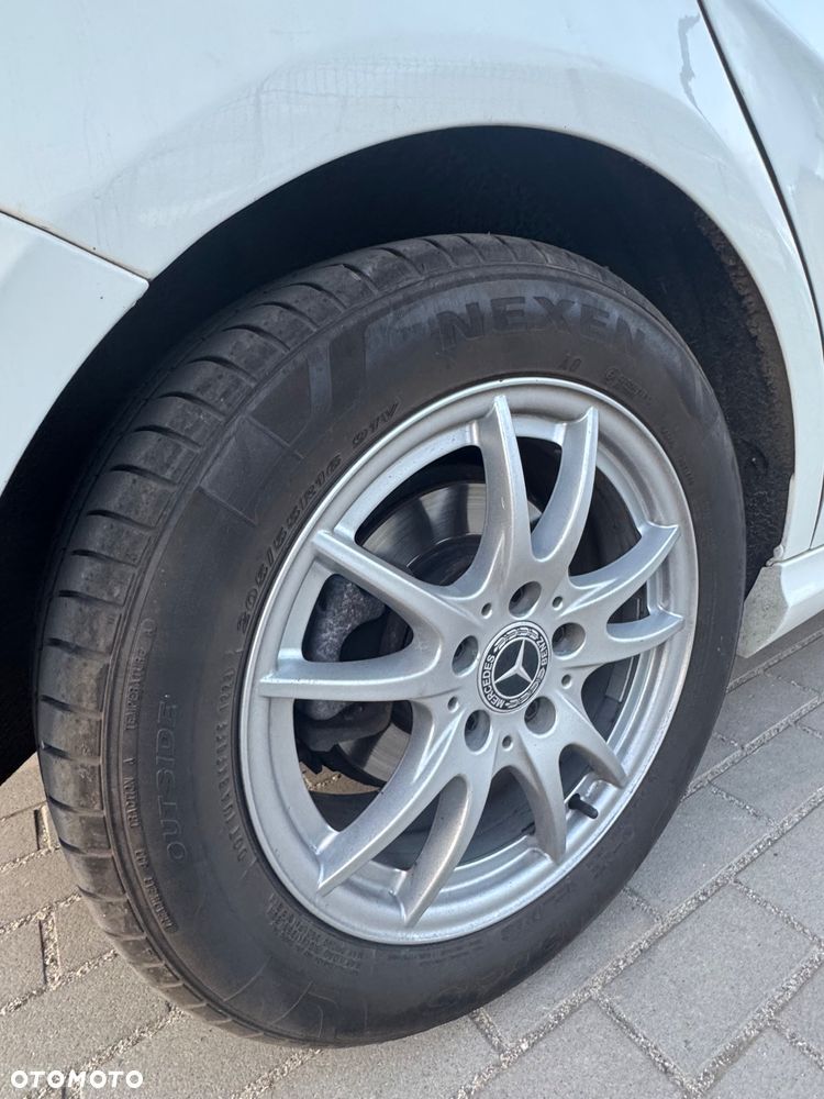 Mercedes-Benz Klasa B 180 (BlueEFFICIENCY) - 36