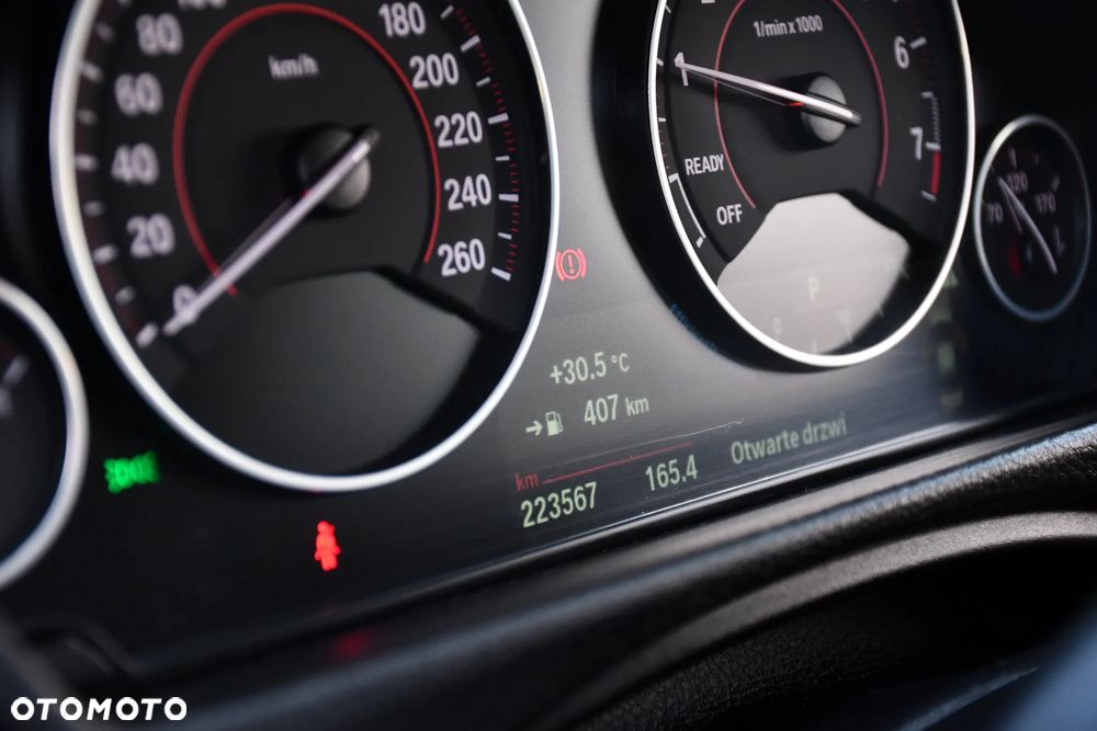 BMW Seria 3 318i Sport Line - 25