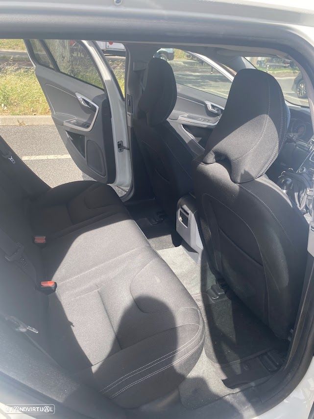 Volvo V60 1.6 D2 Drive Momentum Start/Stop - 13