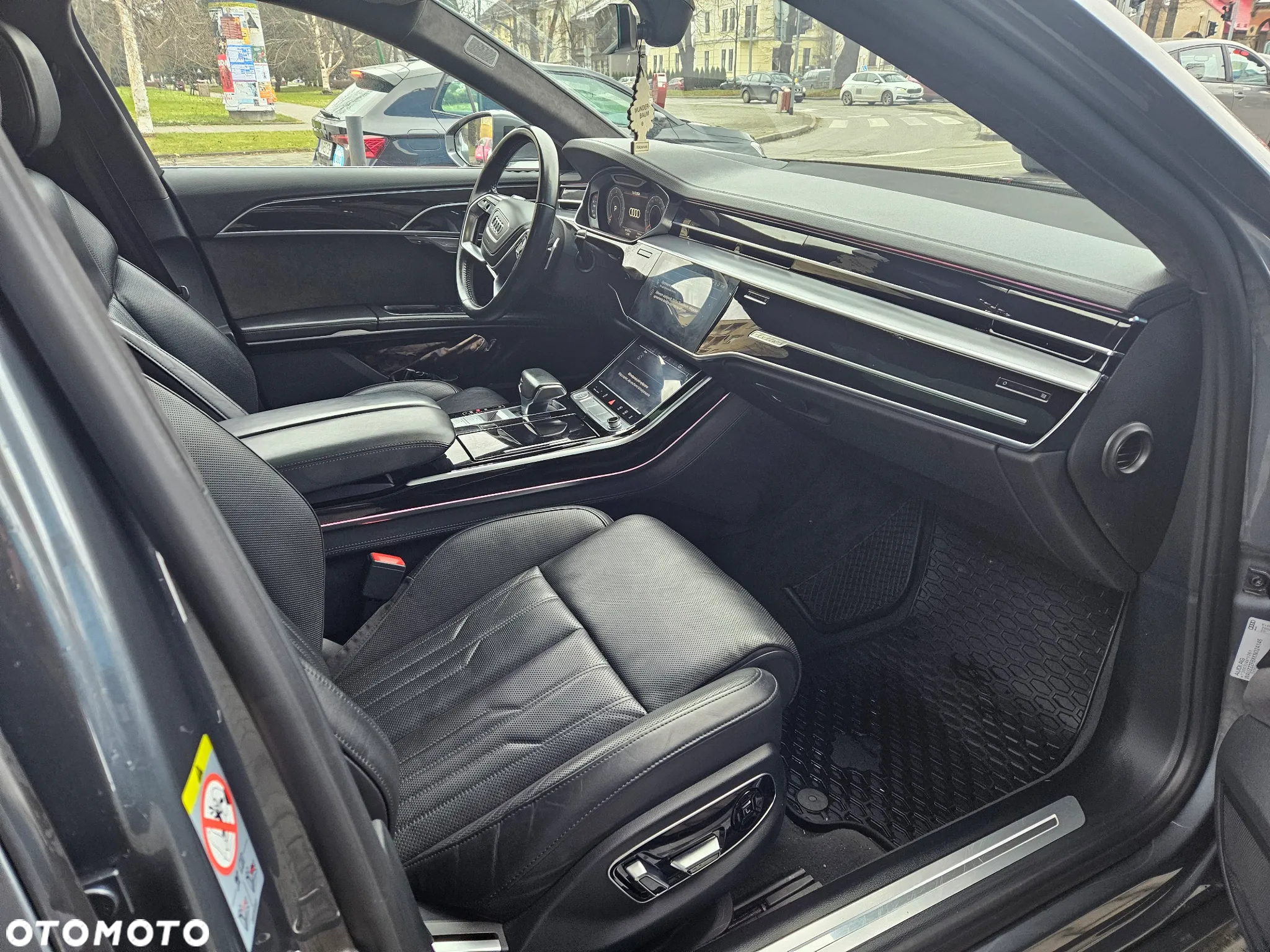 Audi A8 - 15