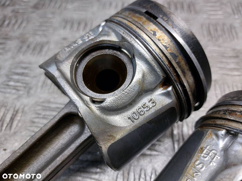 TŁOK + KORBOWÓD 3 SZT  RENAULT KOLEOS I 2.0 DCI M9R832 1065.3 - 5