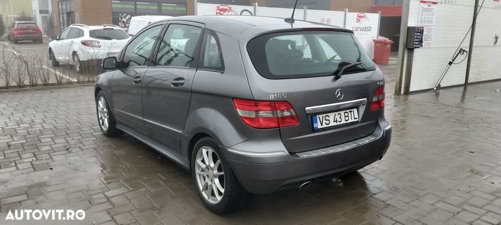 Mercedes-Benz EQB - 4