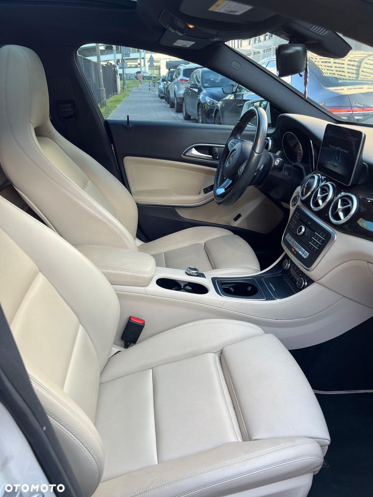 Mercedes-Benz CLA 250 7G-DCT - 7