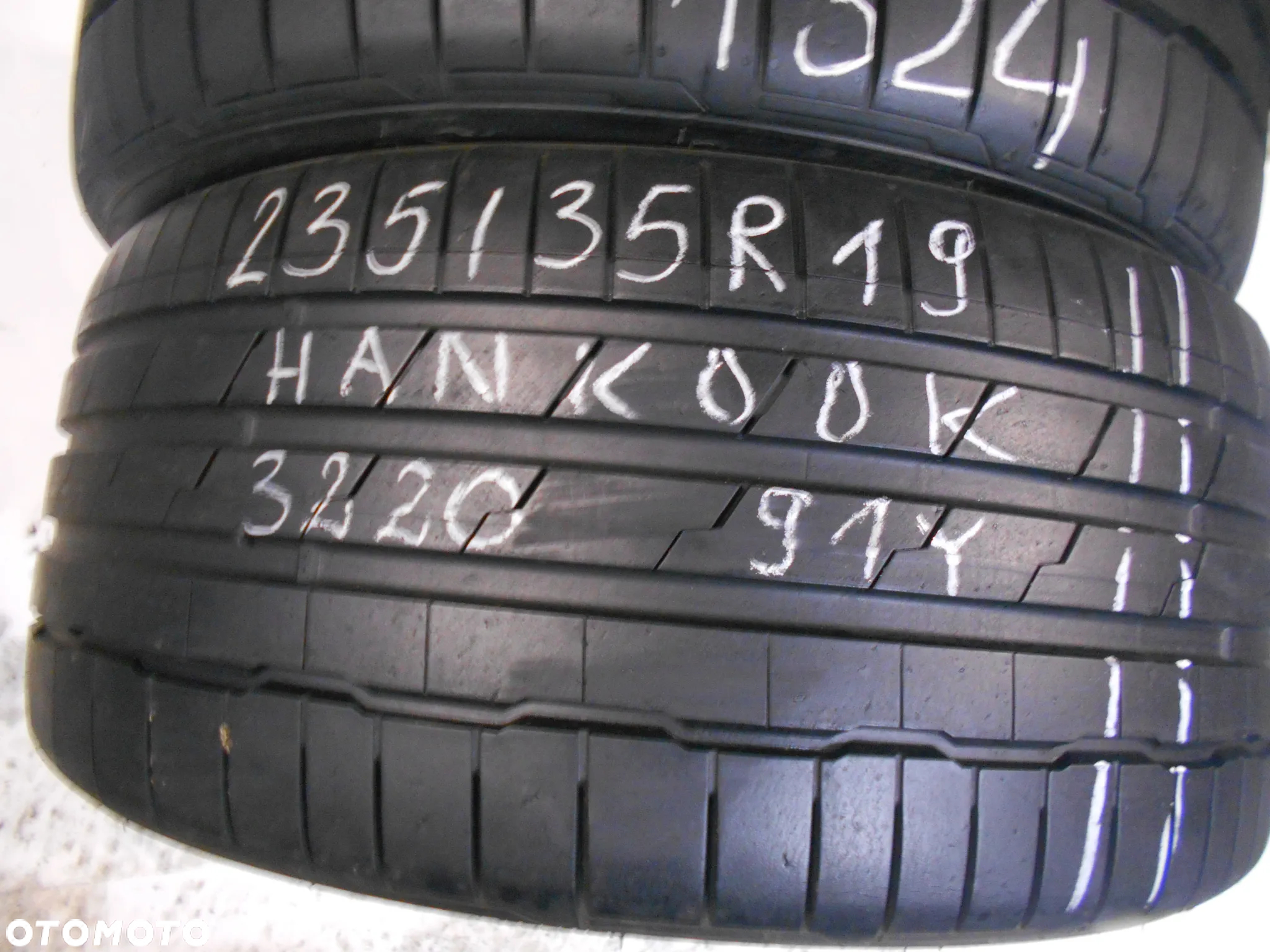 OPONY 235/35R19 HANKOOK VENTUS S1 EVO3 DOT 1324 / 3220 8MM - 3