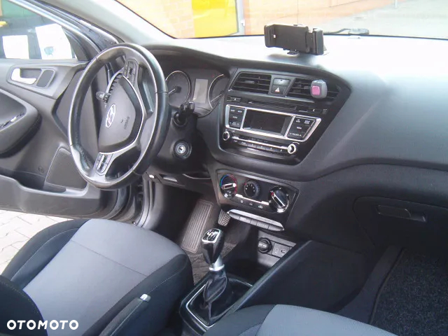 Hyundai i20 - 19