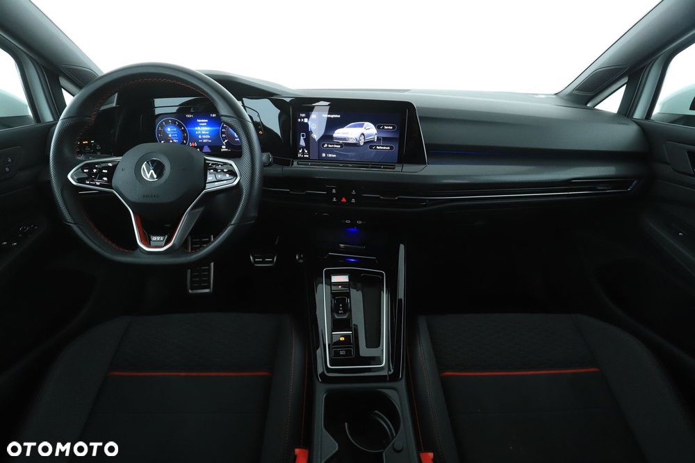 Volkswagen Golf - 22