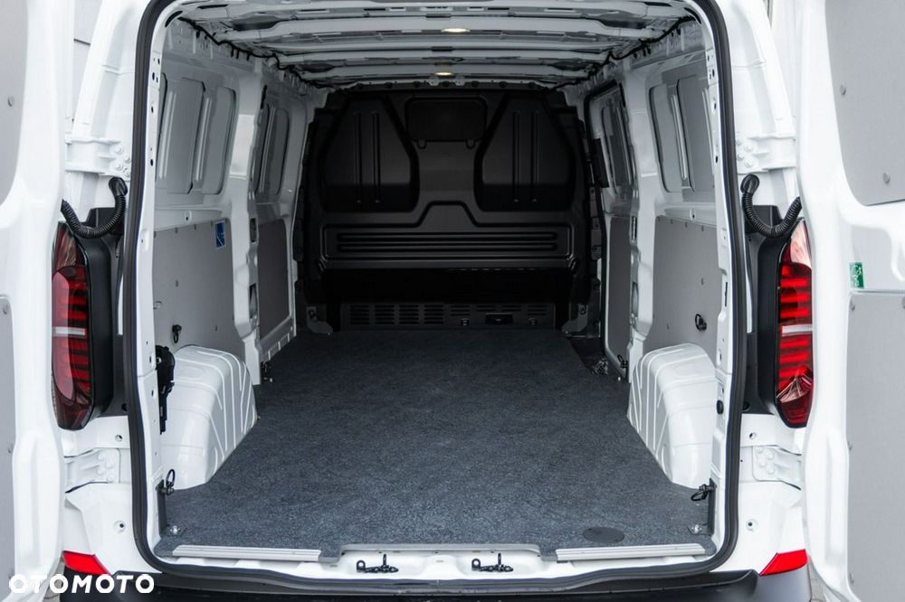Volkswagen Transporter - 11