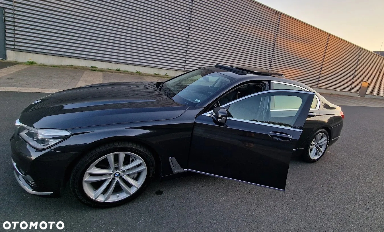 BMW Seria 7 750Li xDrive - 17