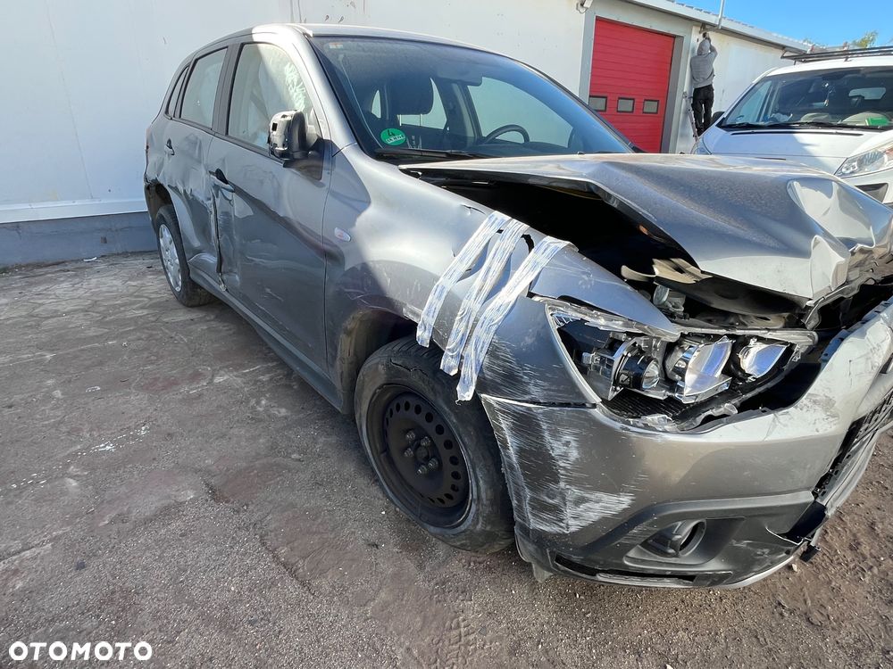 Mitsubishi ASX 1.8 DI-D 2WD Inform - 8