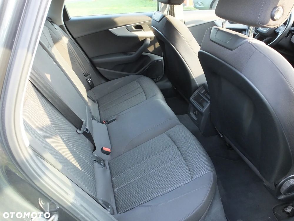 Audi A4 Avant 2.0 TDI S tronic - 22