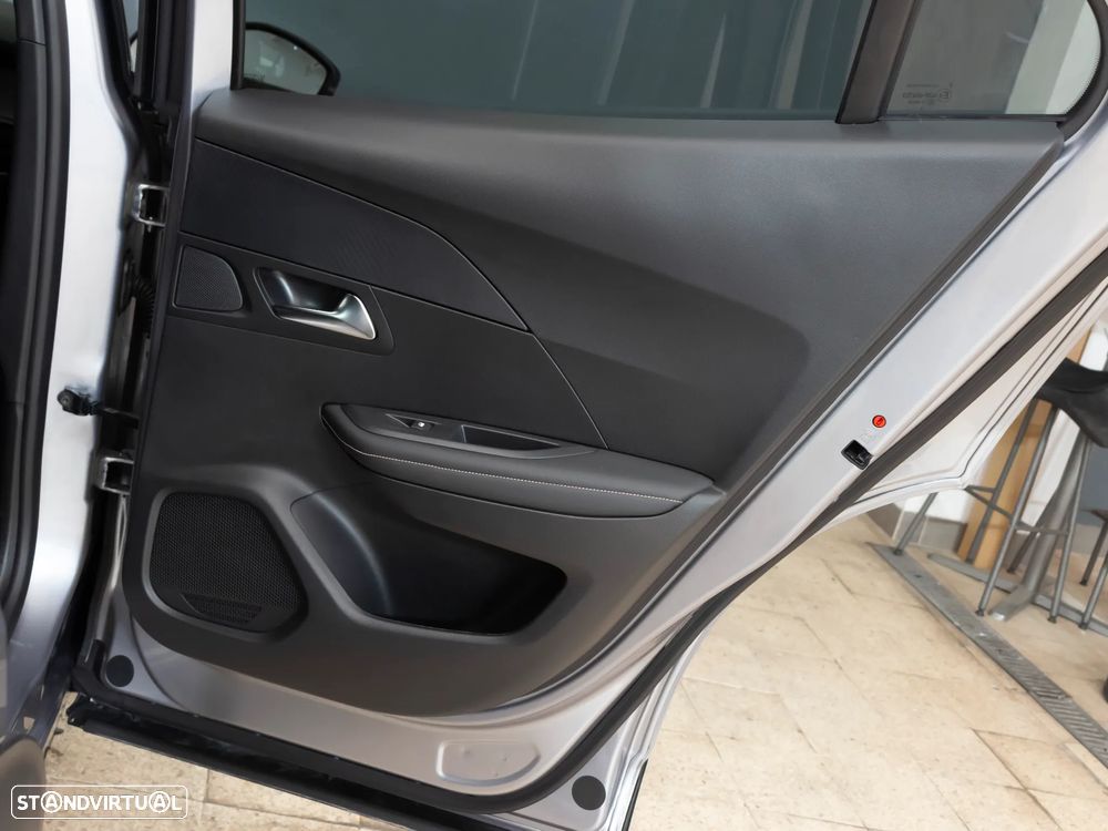 Peugeot 2008 1.2 PureTech Allure - 10