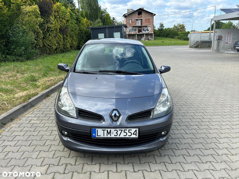 Renault Clio 1.2 16V Alize - 9