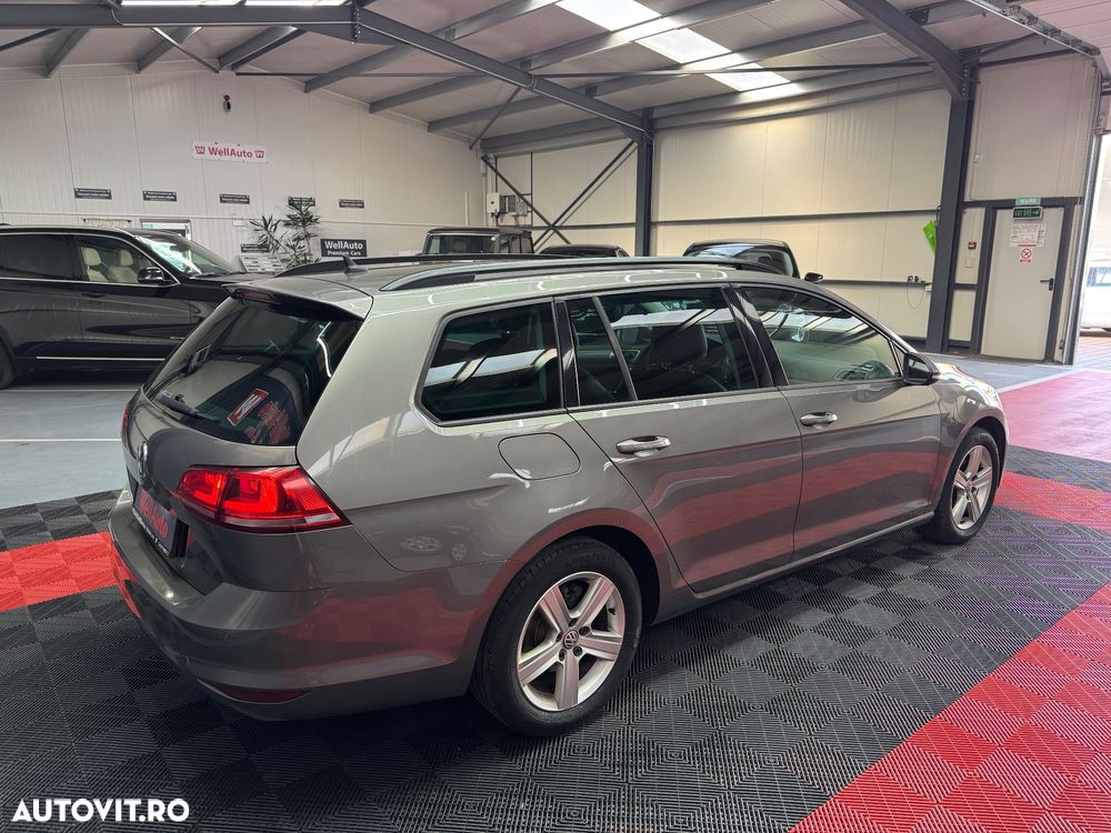 Volkswagen Golf - 5