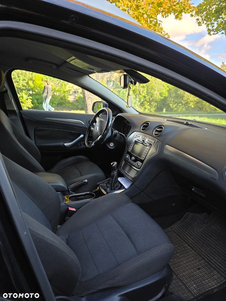 Ford Mondeo - 10
