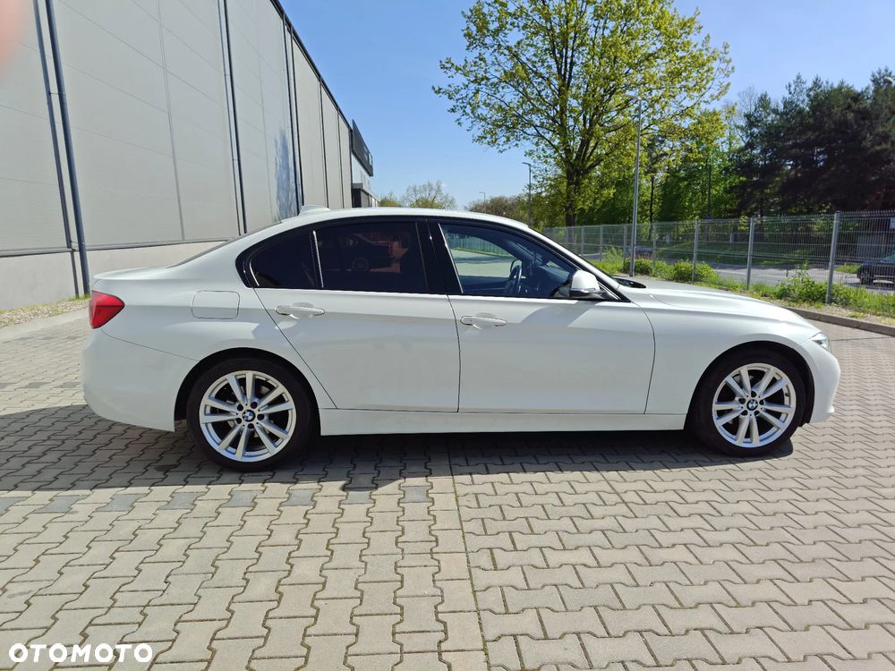 BMW Seria 3 330i Luxury Line sport - 8