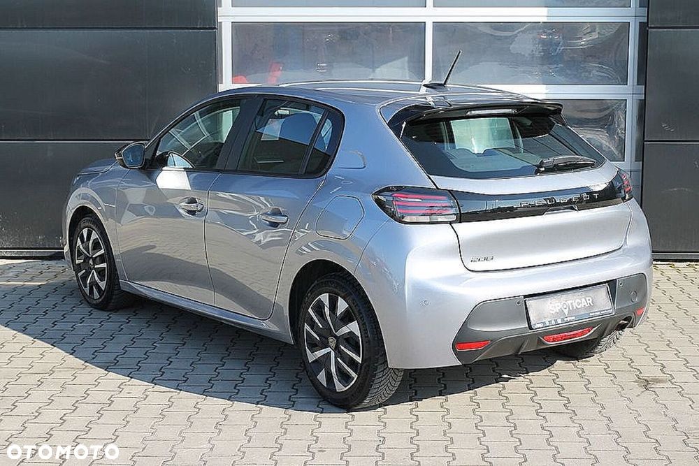 Peugeot 208 - 13