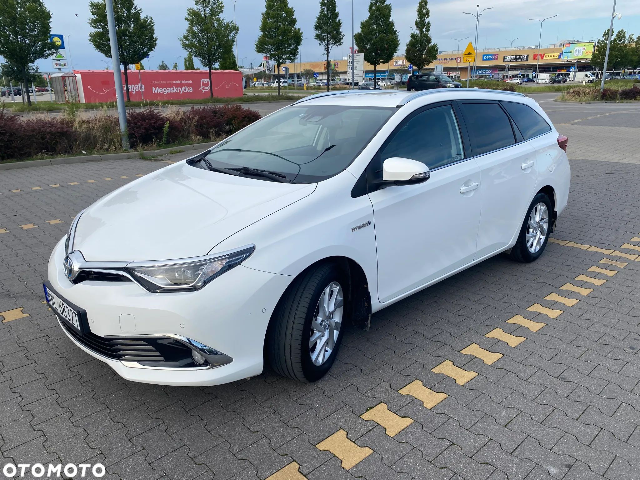 Toyota Auris Hybrid 135 Prestige - 1