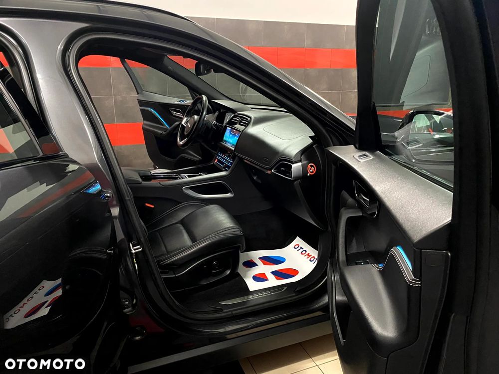 Jaguar F-Pace 20d AWD R-Sport - 26