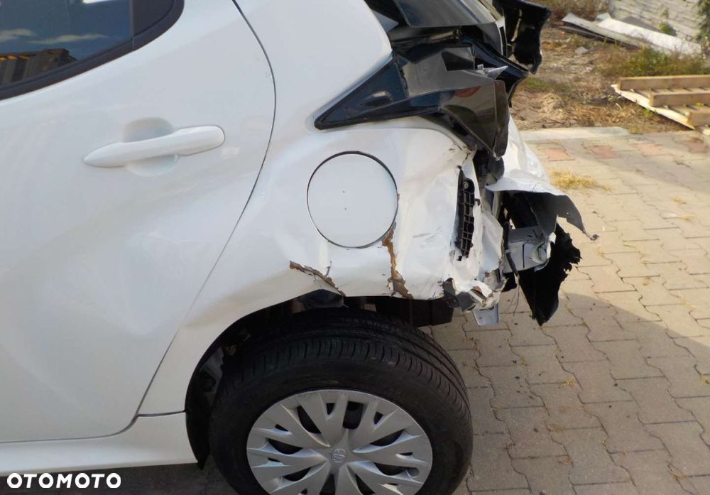 Toyota Yaris - 7