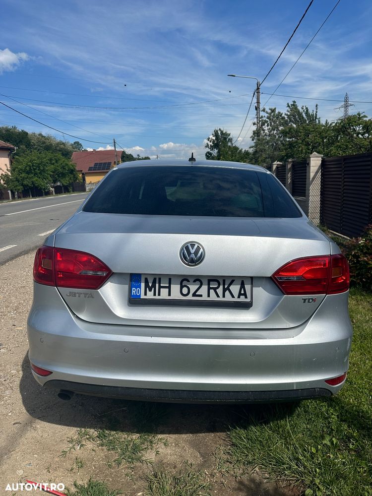 Volkswagen Jetta - 1