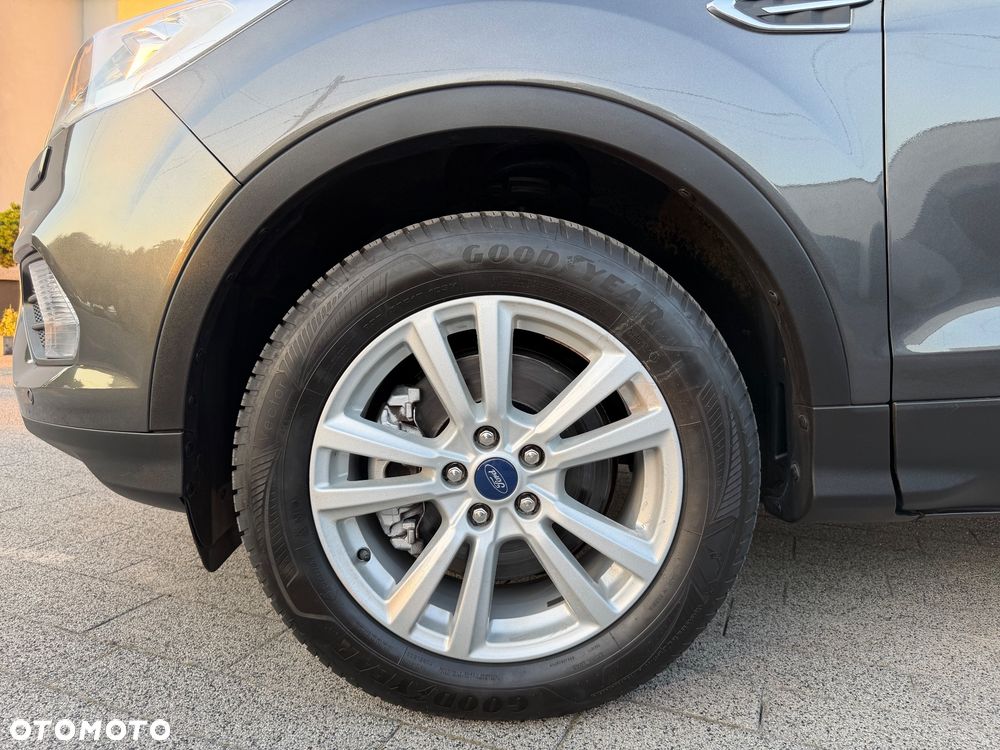 Ford Kuga 2.0 TDCi 2x4 Titanium - 5