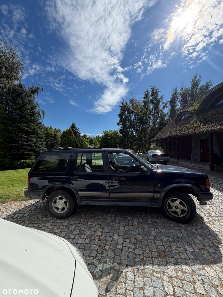 Ford Explorer - 4