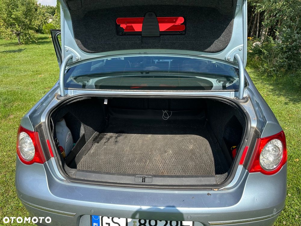 Volkswagen Passat 2.0 TDI DPF Comfortline - 15