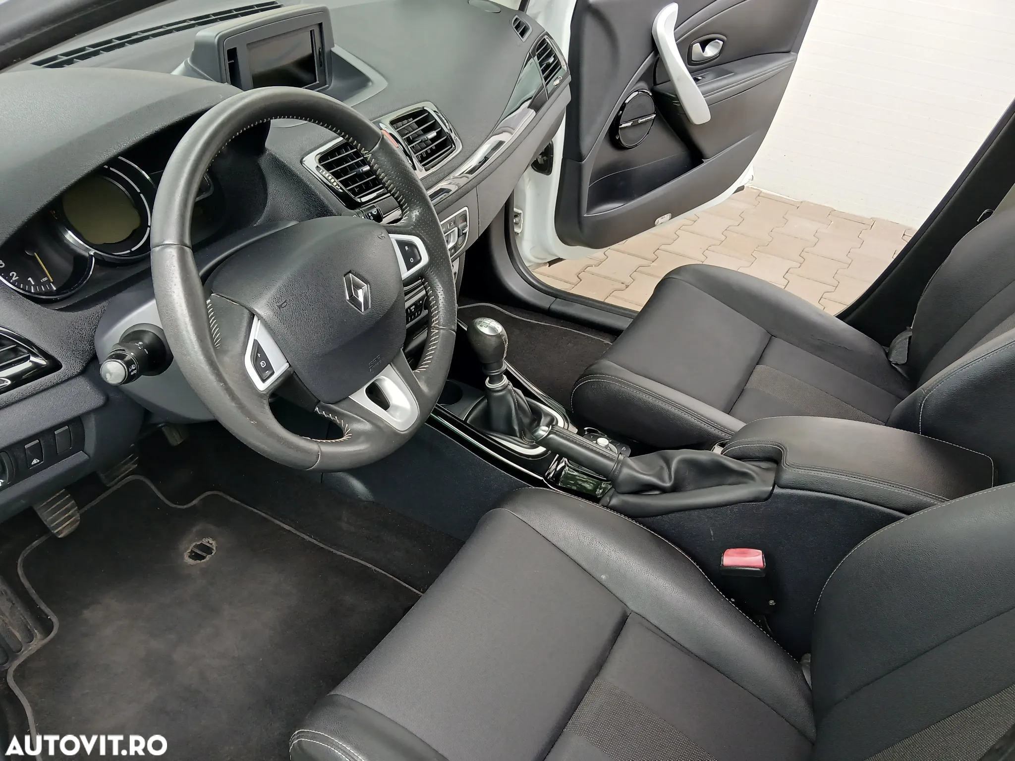 Renault Megane Grandtour TCe 130 Bose Edition - 7