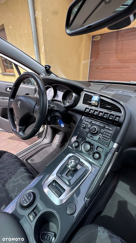 Peugeot 3008 Hybrid4 - 26