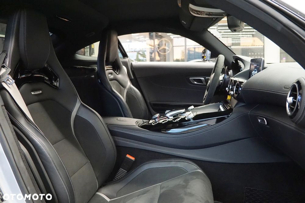 Mercedes-Benz AMG GT R - 33