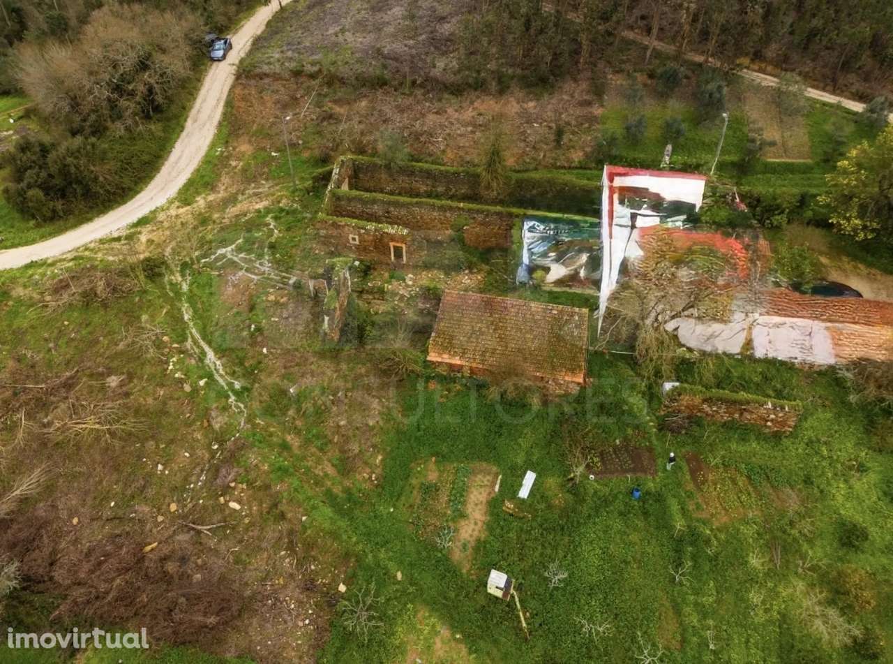 Ruína para remodelação total - Grande imagem: 2/5