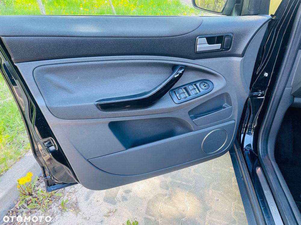Ford Kuga 2.0 TDCi 2x4 Trend - 25